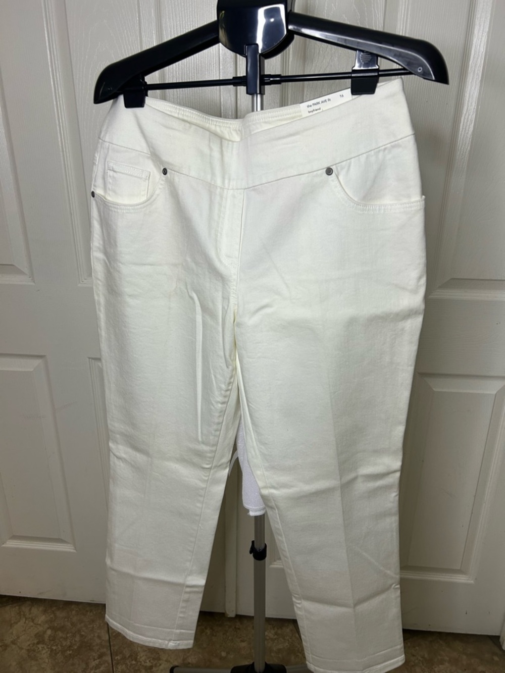 Westbound White Denim Boyfriend Crop Tummy Slimming Control Pants 16
